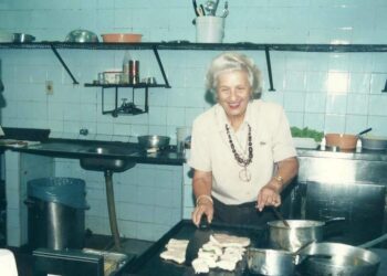 Quem é Anna Maria Martins? Mulher que revolucionou e deu vida ao 'Dia da Culinária Paraense' | Cultura