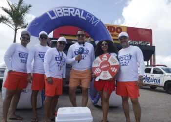 Rádio Liberal e Cerveja Caribeña animam banhistas com brindes no quarto sábado de julho, em Salinas | Pará