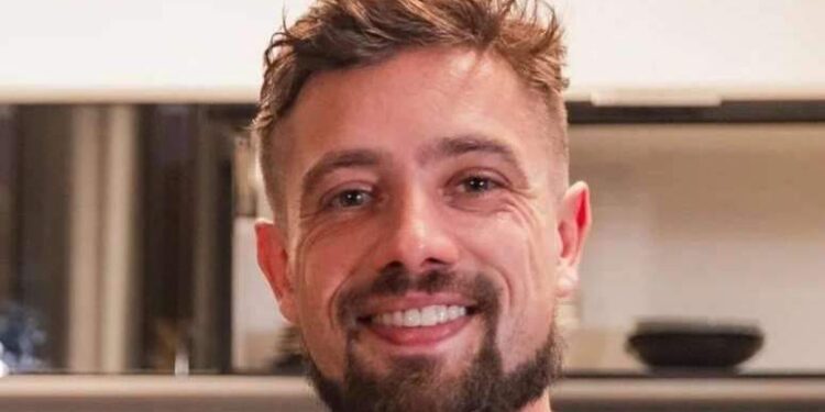 Rafael Cardoso lamenta distância dos filhos: 'Dois anos já sem os ver' | Celebridades