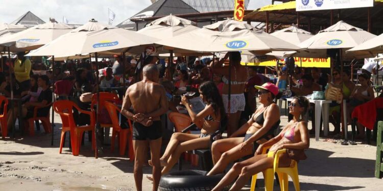 Salinas registra grande movimento no fim de semana que marca o fim das férias escolares | Pará