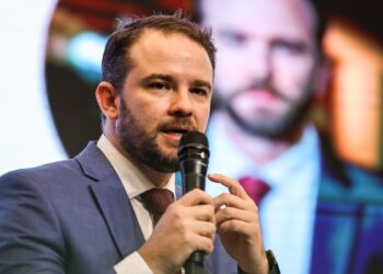 Secretário da Fazenda contradiz Lula sobre taxação das big techs americanas