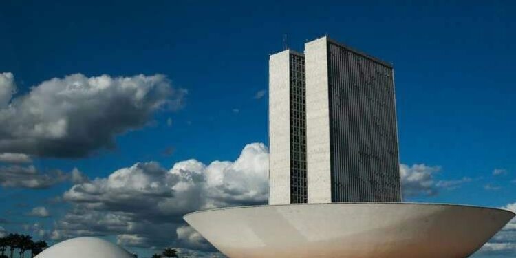 Senado instala Frente Parlamentar em defesa do petróleo na Margem Equatorial | Política