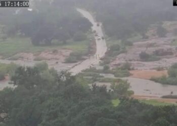 Vídeo mostra a velocidade da enchente que assola o Texas; confira | Mundo