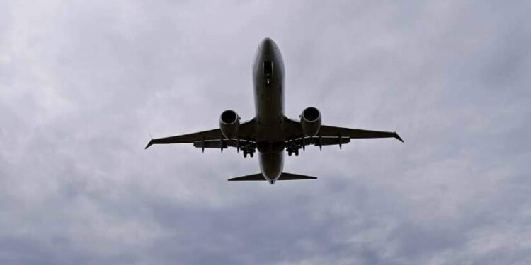 Voo da azul faz desvio de rota e pousa em Recife após piloto passar mal | Variedades