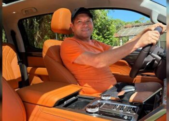 Ximbinha exibe BMW de R$ 800 mil após estreia como cantor solo | Cultura