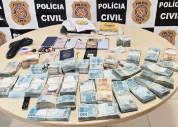 ‘Queima de arquivo’ e quase R$ 300 mil escondidos em parede: operação contra tráfico internacional prende grupo no Pará