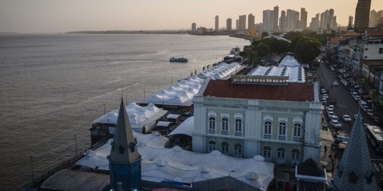 Em meio a impasse sobre hospedagem, governo diz que 61 países estão confirmados na COP30