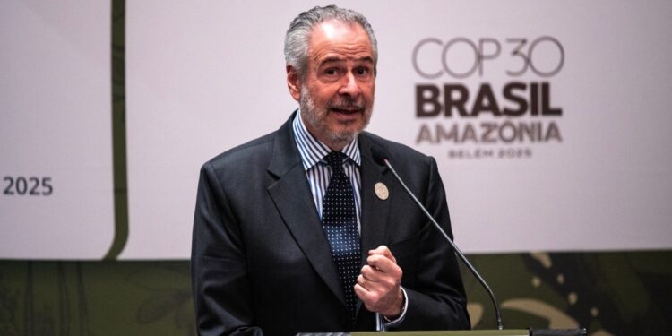 Empresas têm papel central na transição climática, diz presidente da COP30