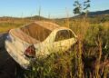 Idosos ficam feridos após carro capotar na PA-275