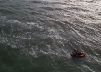 Jovens são resgatadas em alto-mar com ajuda de drone após se afogarem em Salinas, no Pará