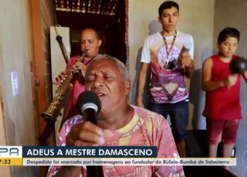 Velório de Mestre Damasceno tem música, dança e festejo em Belém