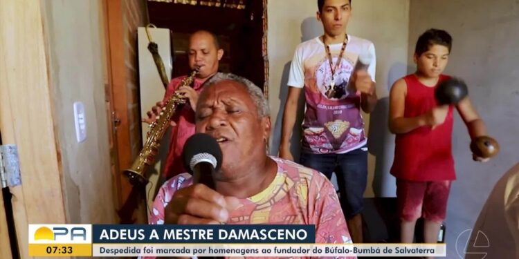 Velório de Mestre Damasceno tem música, dança e festejo em Belém