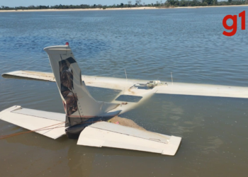avião adulterado é encontrado submerso no Rio Araguaia