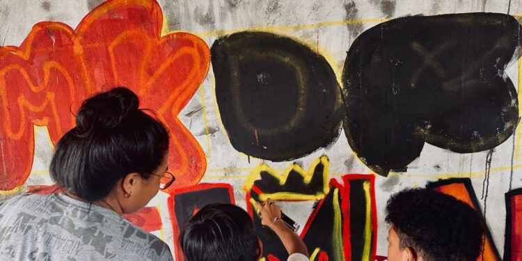 Projeto oferece oficinas gratuitas de graffiti para mulheres e pessoas LGBTQIAPN+ em Belém e Ananindeua